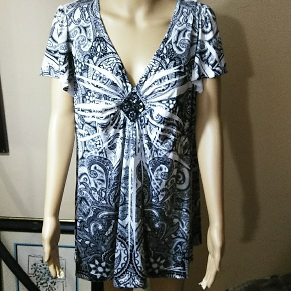 Apt 9 Tops - Apt 9, Paisley V Neck Tunic